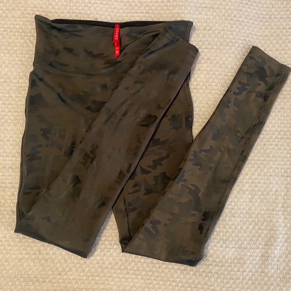 SPANX Pants - Spanx Green Camo Leggings